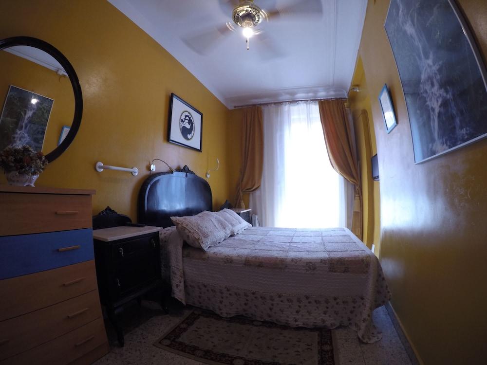 Rc Miguel Angel Hostel Madrid Ngoại thất bức ảnh A room at the hotel